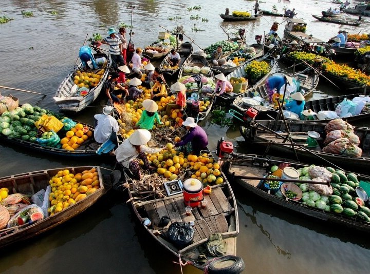 Cai-Be-floating-market