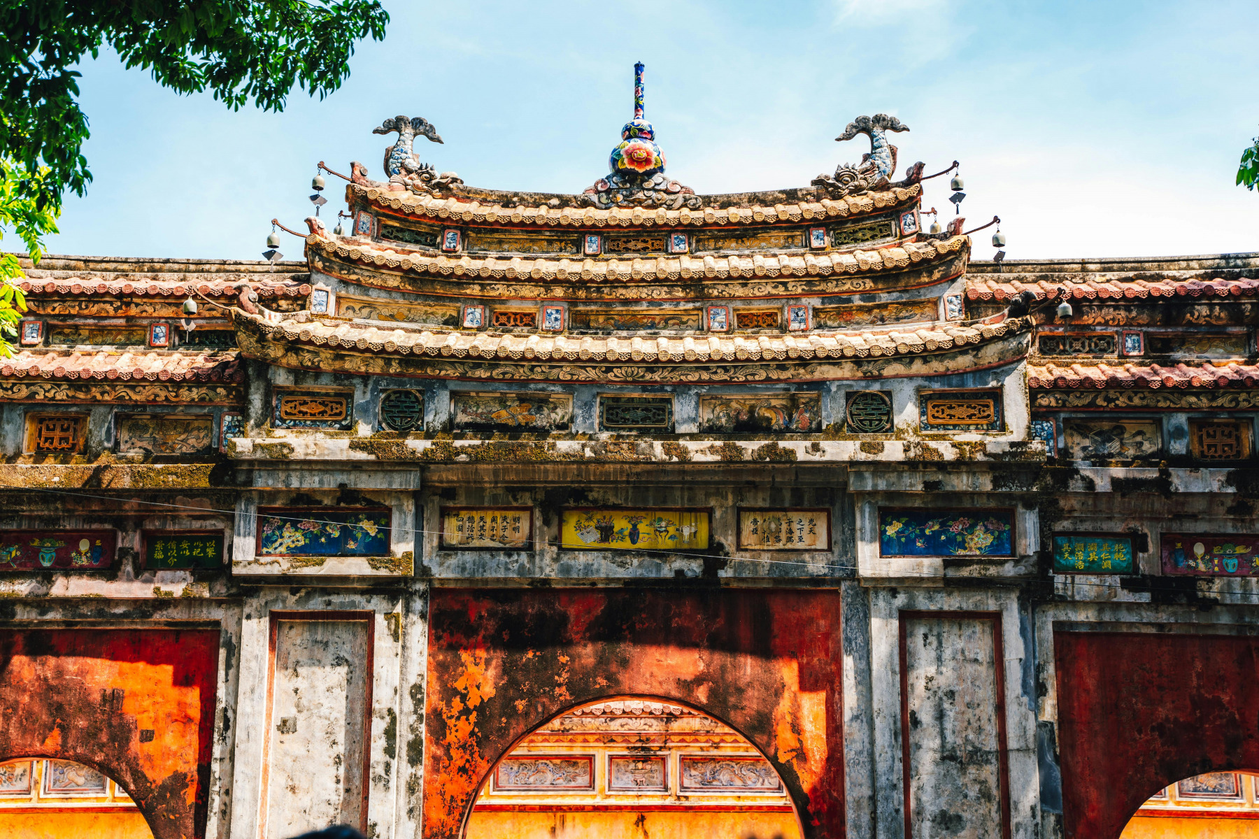 IMPERIAL HUE AND SCENIC HAI VAN PASS PRIVATE TOUR - 1 DAY - Image 5