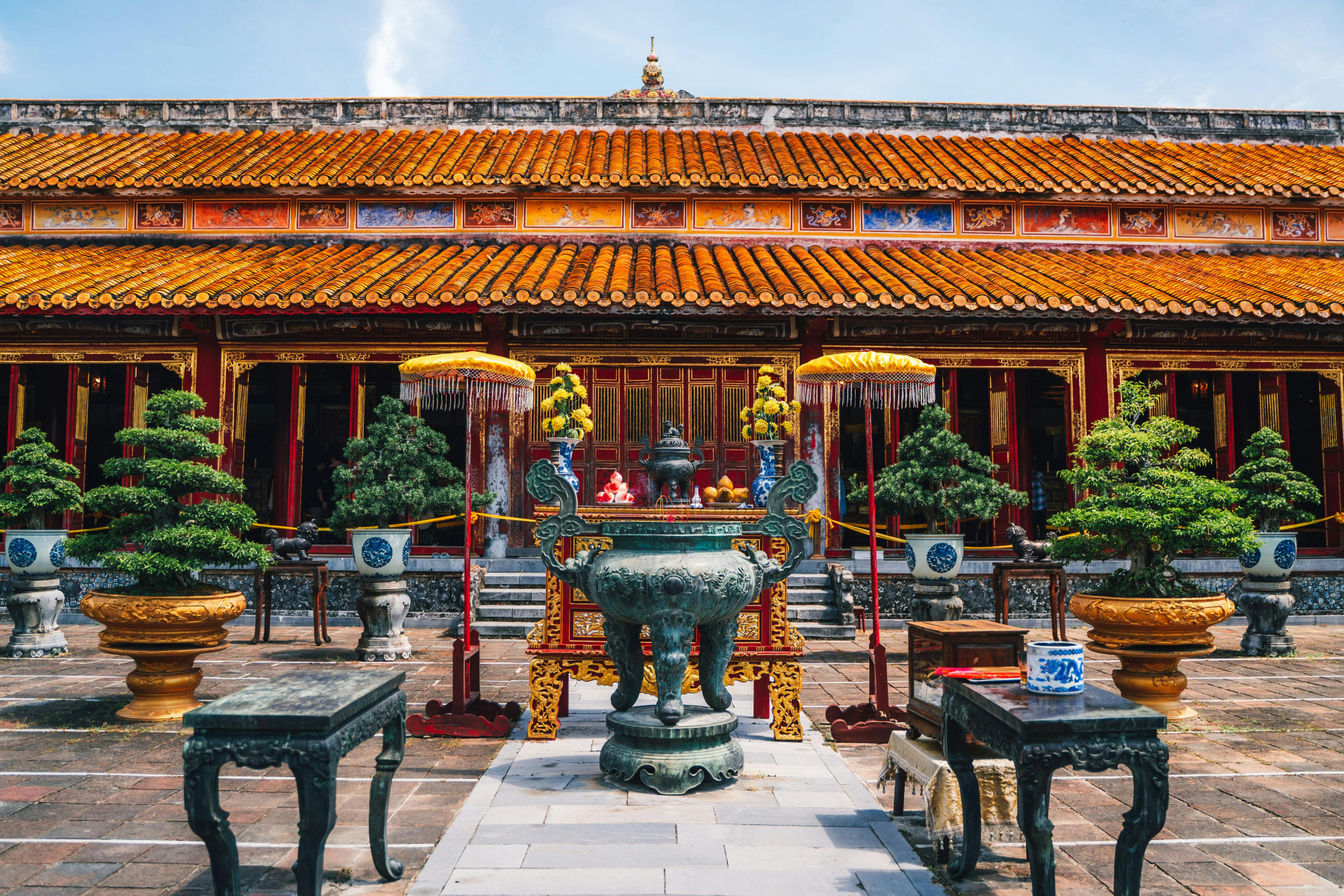 IMPERIAL HUE AND SCENIC HAI VAN PASS PRIVATE TOUR - 1 DAY - Image 6