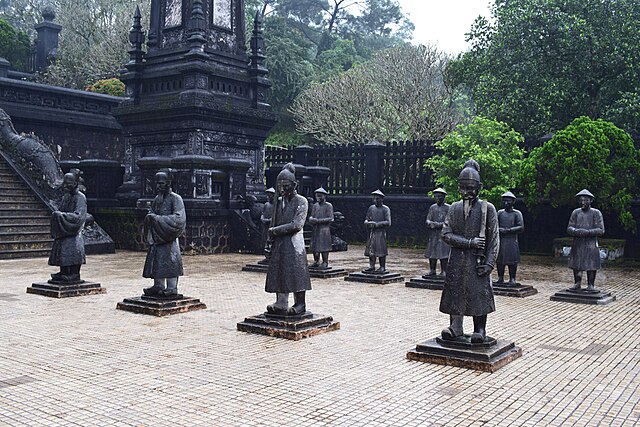 IMPERIAL HUE AND SCENIC HAI VAN PASS PRIVATE TOUR - 1 DAY - Image 11