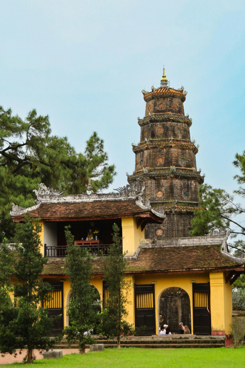 IMPERIAL HUE AND SCENIC HAI VAN PASS PRIVATE TOUR - 1 DAY - Image 14